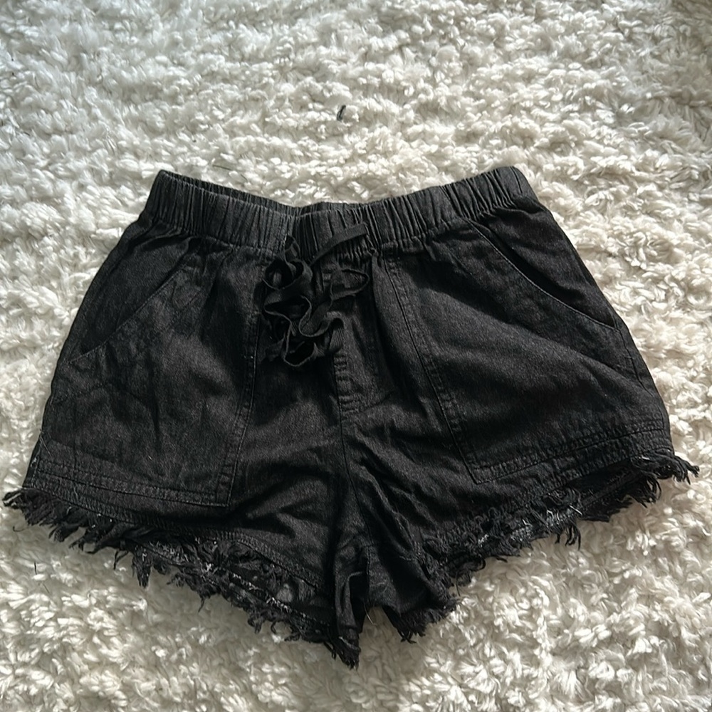 Black high waisted tie waist women’s shorts